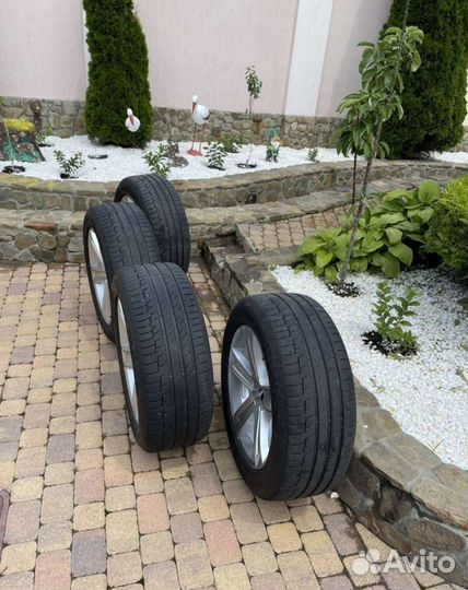 Continental ContiPremiumContact 6 275/50 R20