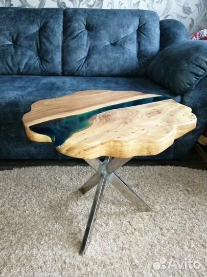 Столы из эпоксидной смолы и дерева
