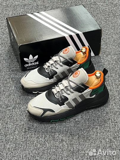 Новый Кроссовки зимние Adidas Nite Jogger