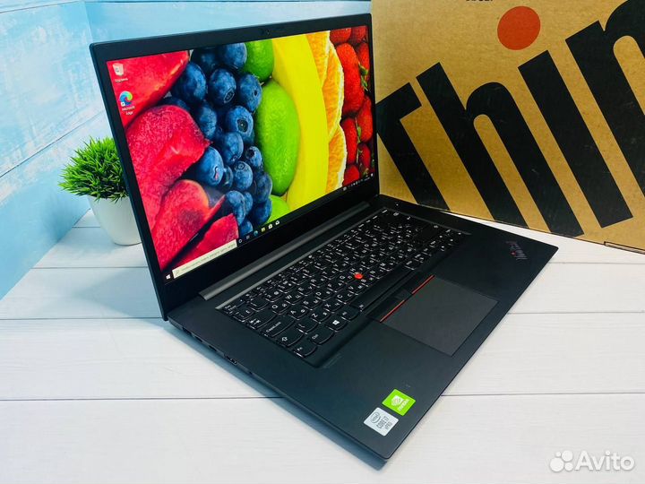 Lenovo Thinkpad P1 Gen 3 I7-10850H Quadro T2000