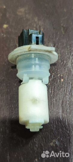 Насос бачка омывателя Toyota Land Cruiser 200
