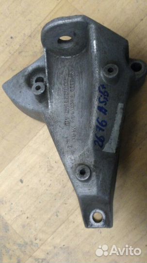 Кронштейн АКПП левый Volkswagen Passat B5