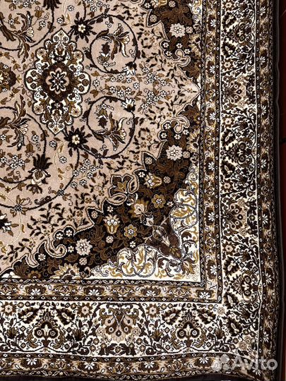 Ковер шерстяной новый