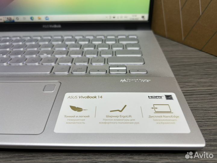 Мега ультрабук Asus Core i3-8145 DDR4 SSD 256Gb