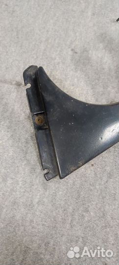 Накладка под фару левая W210