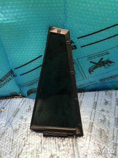 Стекло заднее правое (форточка) Toyota Rav 4