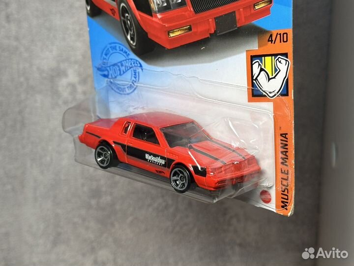 Hot wheels 87 buick regal gnx (2021г)
