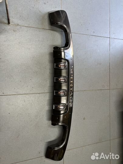 Продам накладку на задний бпмпер кия спортедж 2