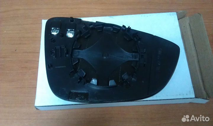 Зеркальный элемент VW Passat B7, CC, Scirocco (200