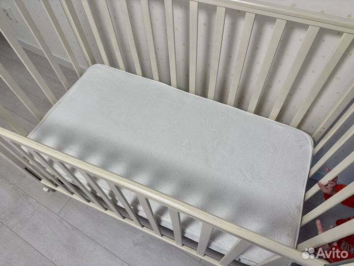 Детская кровать + матрас + белье
