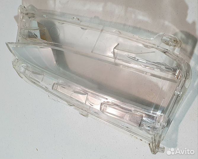 Стекло левой противотуманной фары Lexus NX