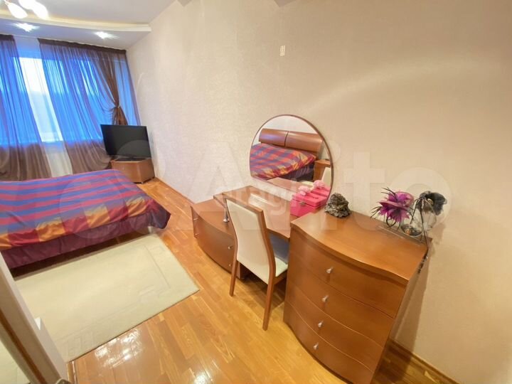 4-к. квартира, 135 м², 7/10 эт.