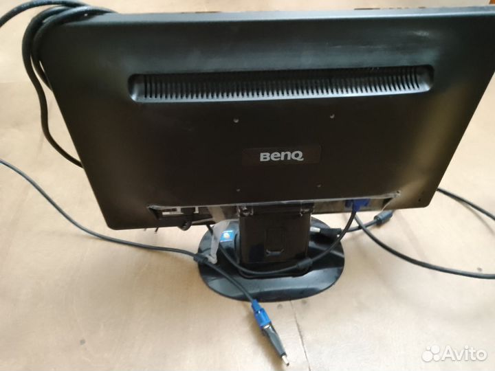 Монитор Benq, 21 дюйм в рабочем состоянии