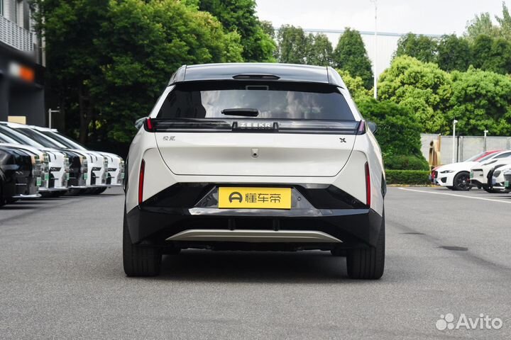 Zeekr X 428 л.с. AT, 1 км