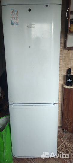 Холодильник Hotpoint Ariston бу