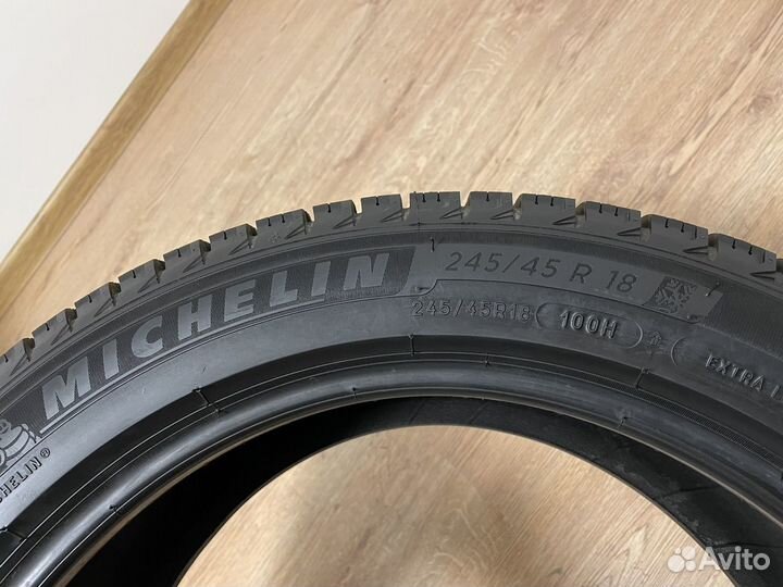 Michelin X-Ice 3 245/45 R18 100H