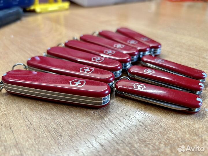 Швейцарский нож красный Victorinox