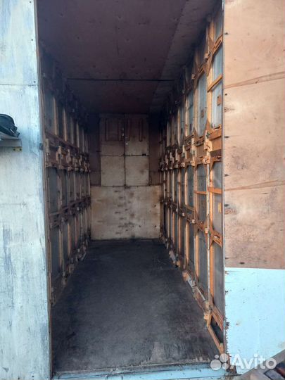 Пчелы, Павильон Берендей 32