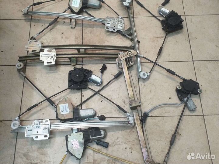 Направляющие стекла. Нива 21214.Шевроле. Шеви2123