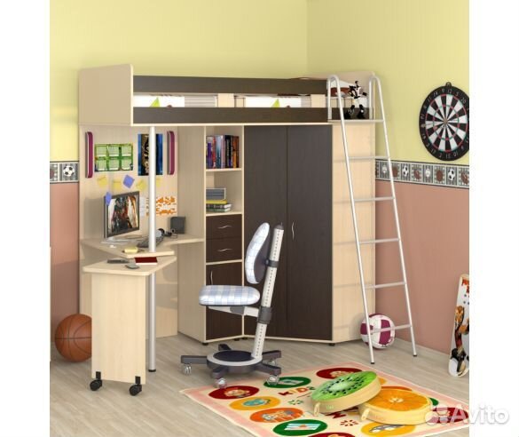 Стол шкаф и кровать