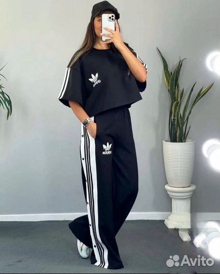 Спортивный костюм adidas женский