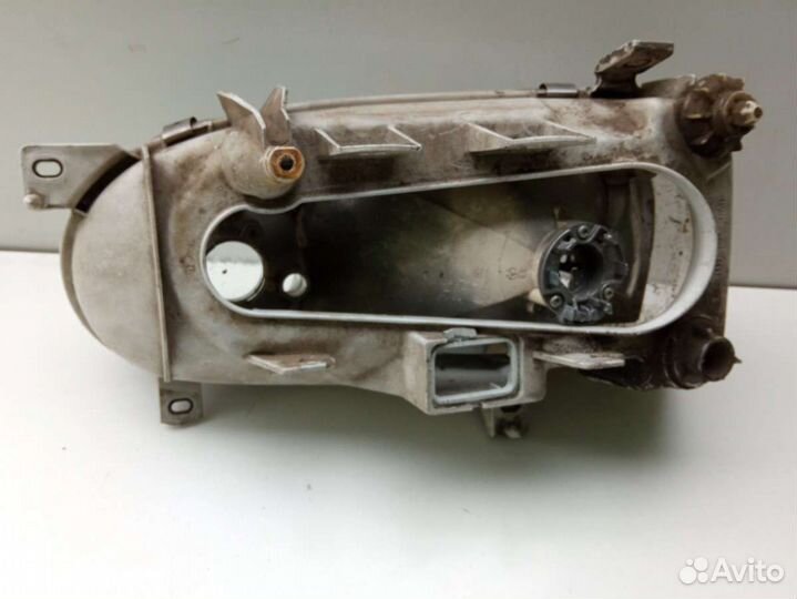 Фара передняя правая Volkswagen Golf 3