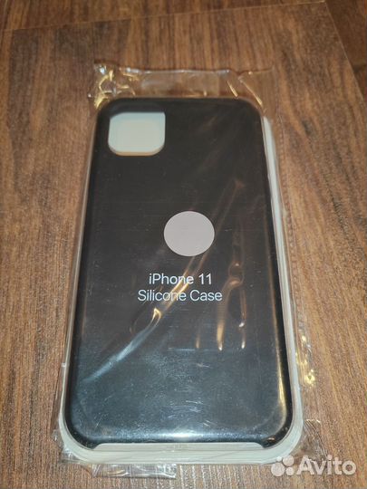 Чехол на iPhone 11