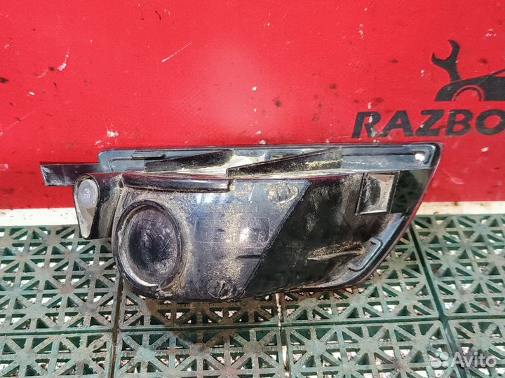 Светоотражатель правый Renault Megane 3 Хетчбэк