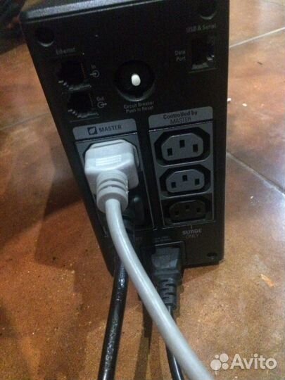 Бесперебойник (UPS) APC Back-UPS Pro 550 BR550