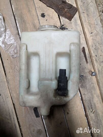 Бачок омывателя Mercedes Benz w210