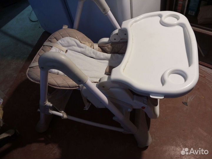 Стульчик для кормления Happy Baby William Classic