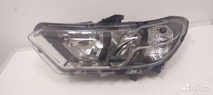 Фара левая LADA Niva Travel