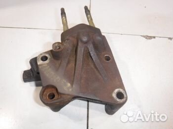 Кронштейн двигателя