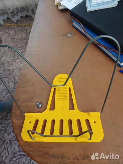 Подставка для учебников