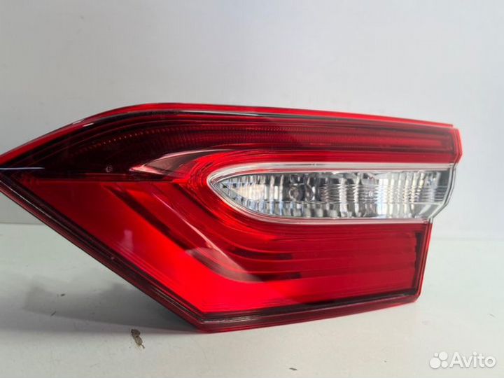 Фонарь внутренний задний правый Toyota Camry