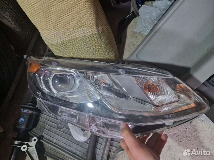 Блок фара шевроле Вольт 2 левая и правая