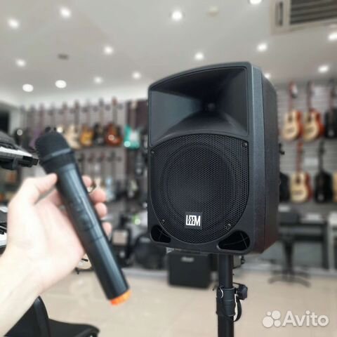 Акустическая система с аккумулятором и микрофоном