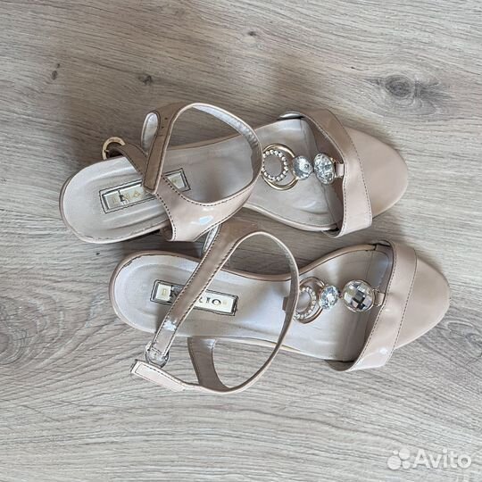 Босоножки женские 37 размер