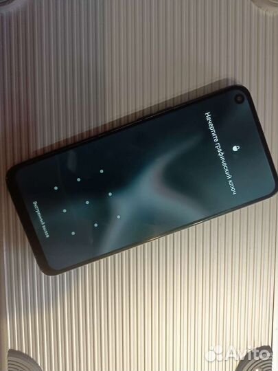 Телефон realme 6