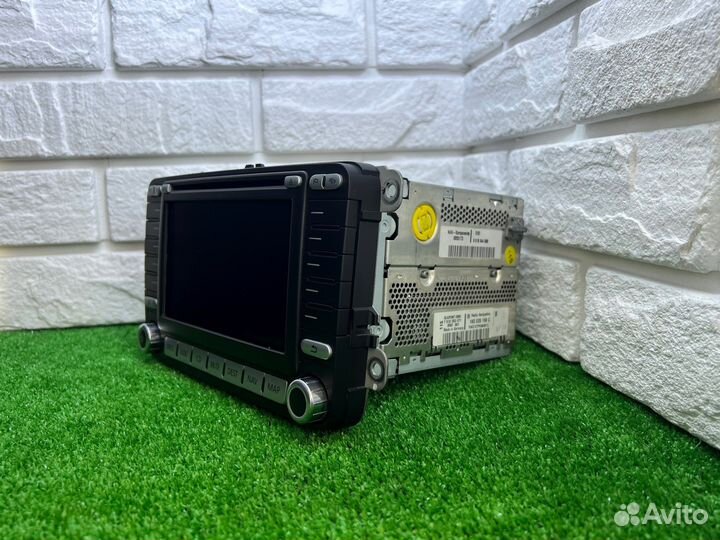 Штатная оригинальная магнитола Volkswagen BNO 881