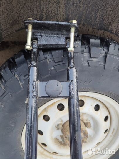 Крепление запасного колеса УАЗ