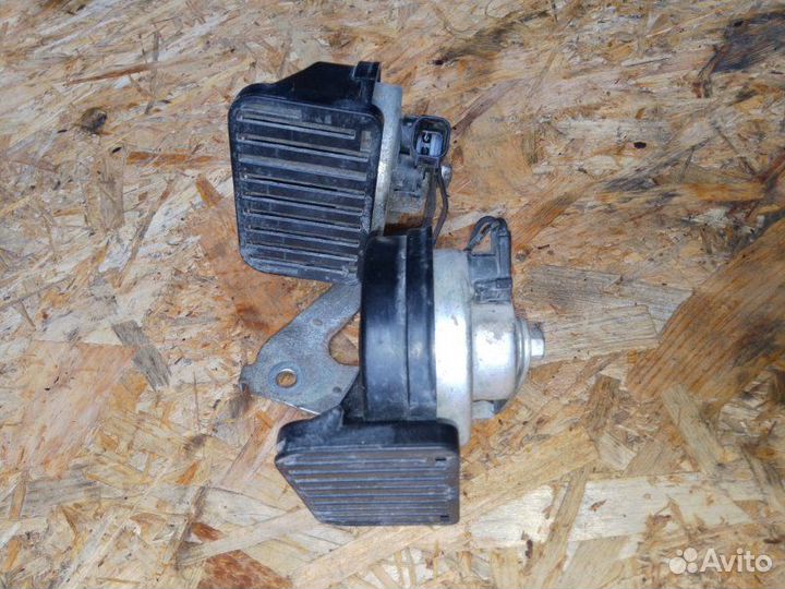 Звуковой сигнал Opel Astra J седан 1.6 бензин