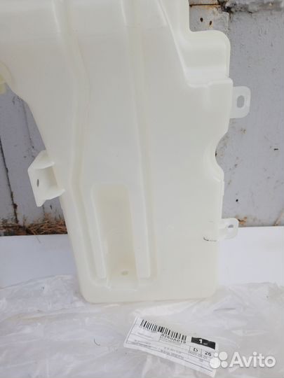 Бачок омывателя Митсубиси colt 2007