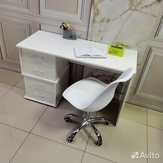 Стол письменный 