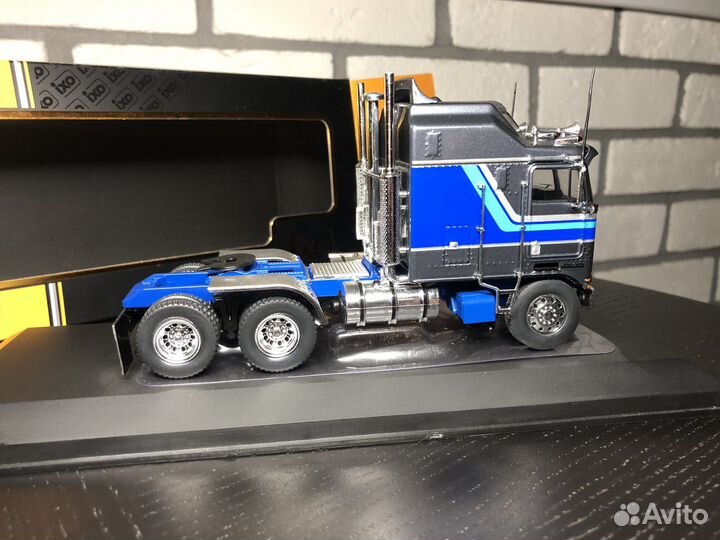 Kenworth K100 Aerodyne blue 1:43 IXO