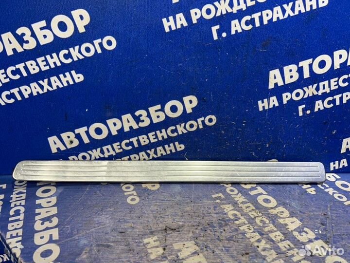 Накладка на порог Porsche Cayenne внедорожник 2005