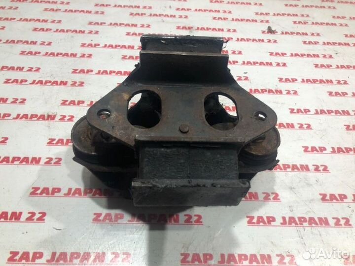 Подушка кпп Mitsubishi Pajero Sport K94 4D56 2004