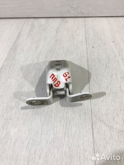 Петля двери chevrolet aveo T300 1.6 мт седан