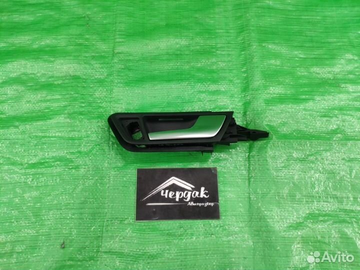 Ручка двери внутренняя прав. перед. Audi Q5