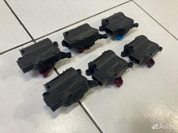 Сервопривод заслонок печки Volkswagen Tiguan 5N1 2